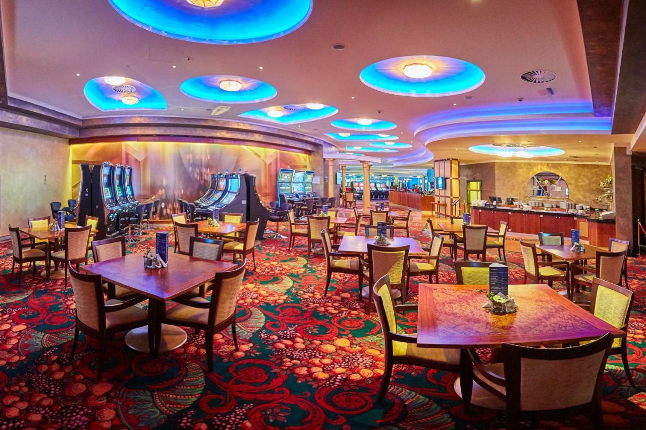 Casino&Hotel Admiral Alzbetin Железна Руда Екстер'єр фото