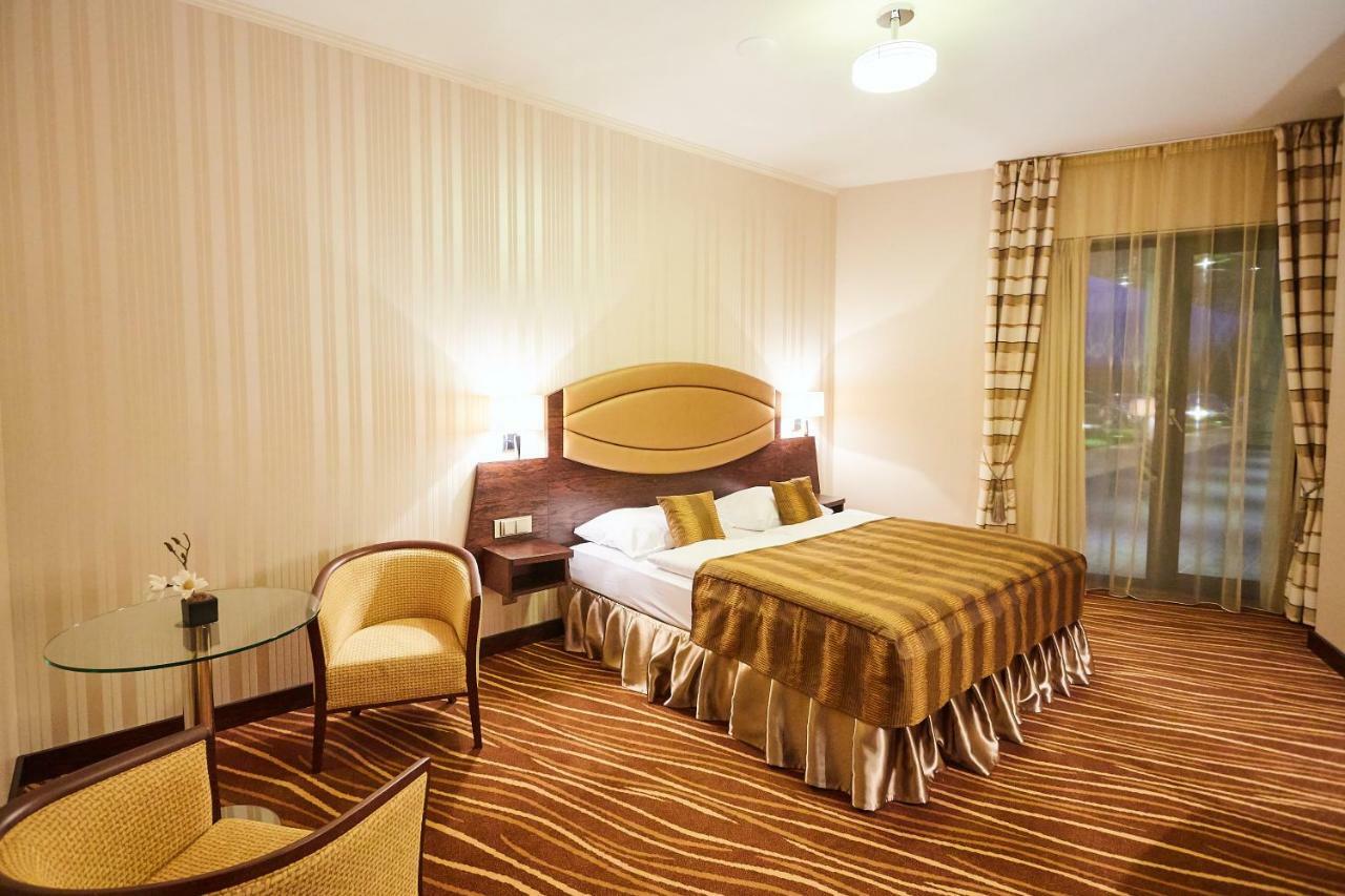Casino&Hotel Admiral Alzbetin Железна Руда Екстер'єр фото