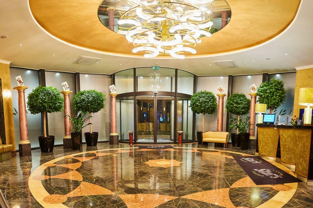Casino&Hotel Admiral Alzbetin Железна Руда Екстер'єр фото